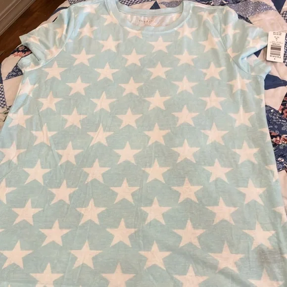 Torrid Light Blue Star Print Short Sleeve Tee - Picture 2 of 7